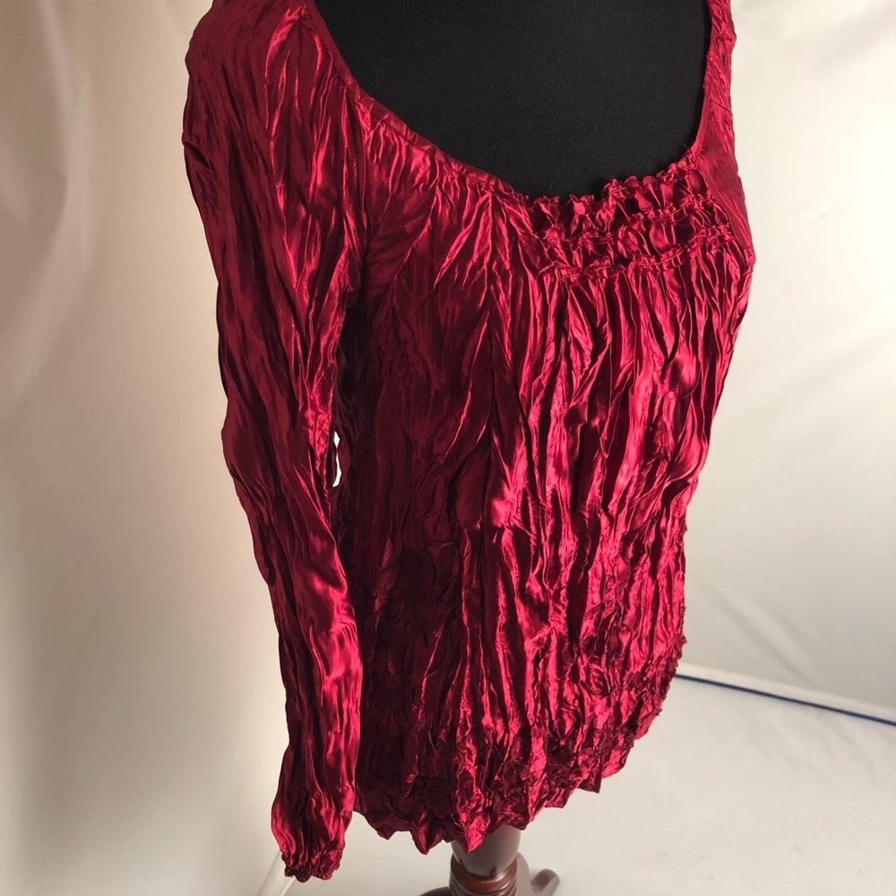 Max Studio deep red crinkle pleated tunic blouse - Picture 2 of 6